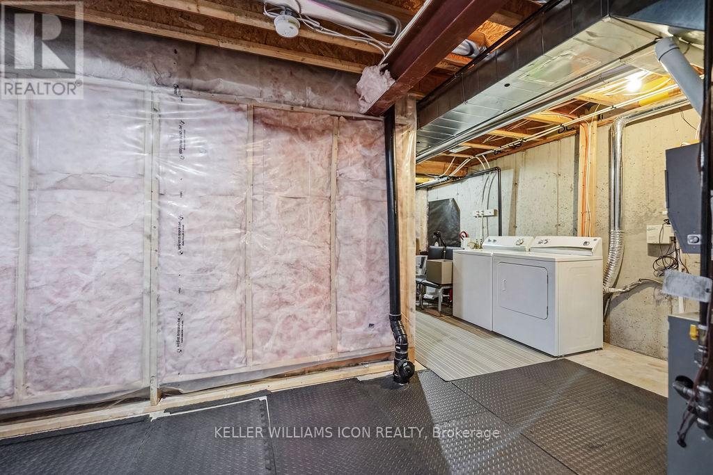 493 ASHBOURNE CRESCENT - 33