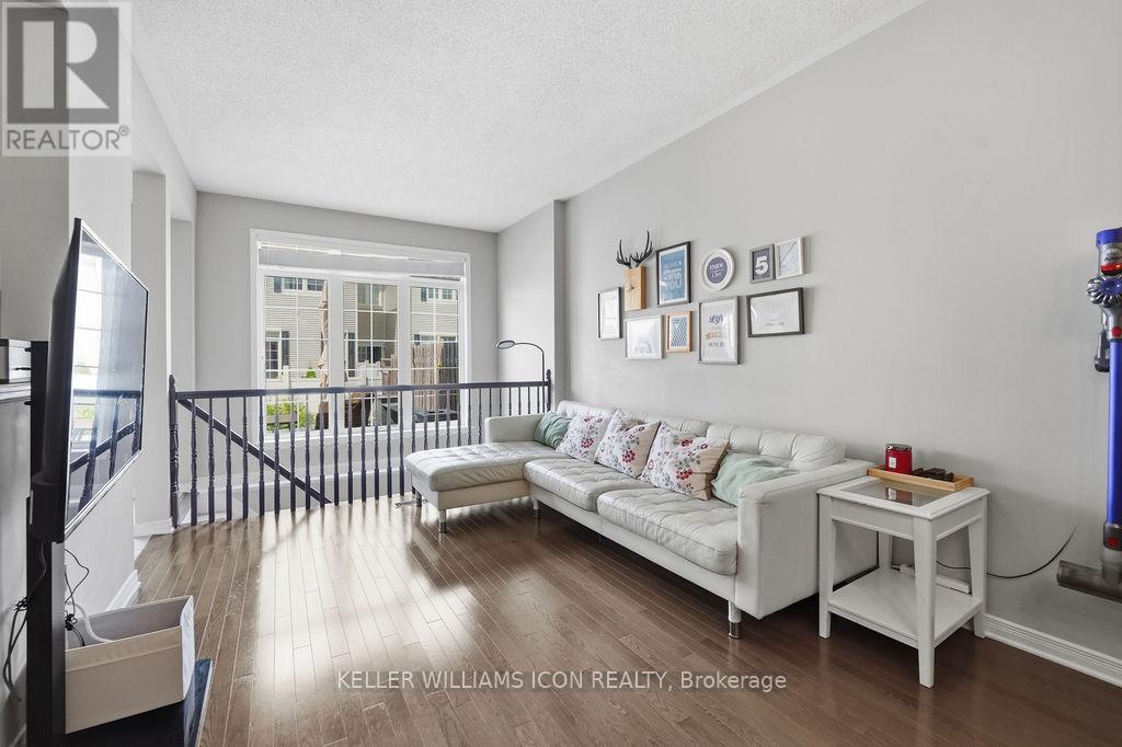 493 ASHBOURNE CRESCENT - 8