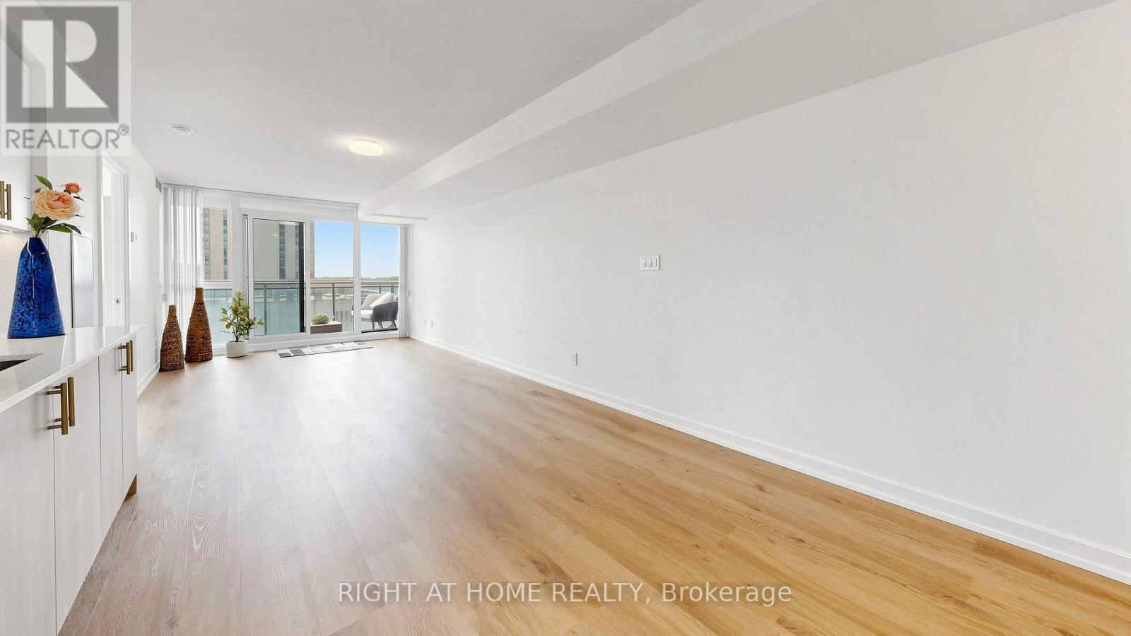 #609 33 BAY STREET - 13