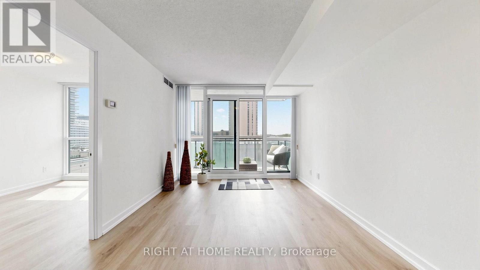 #609 33 BAY STREET - 14