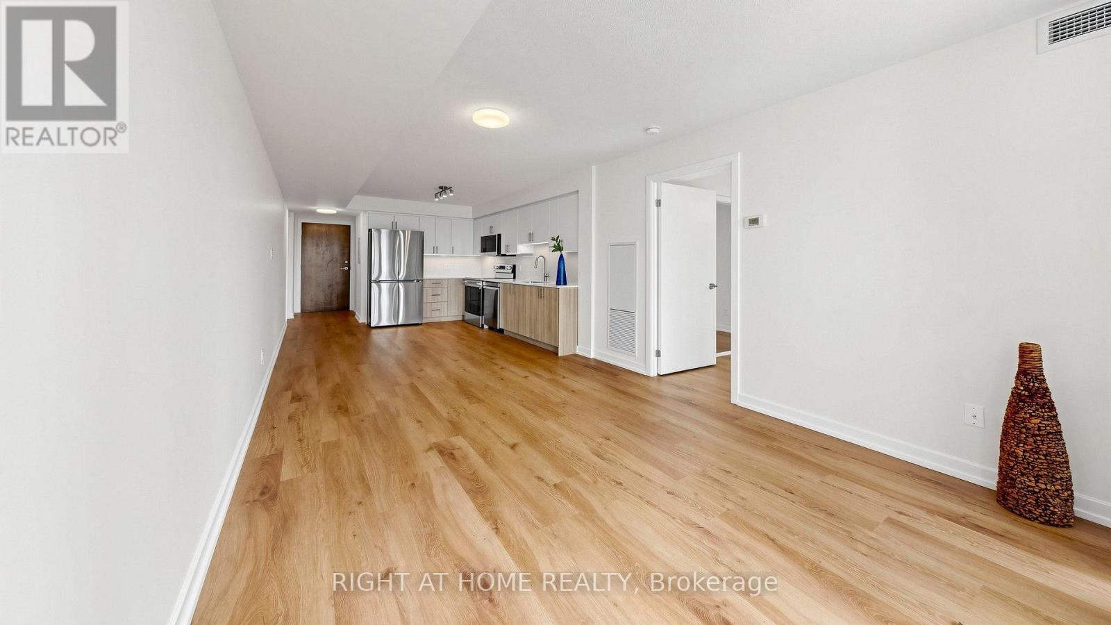 #609 33 BAY STREET - 17