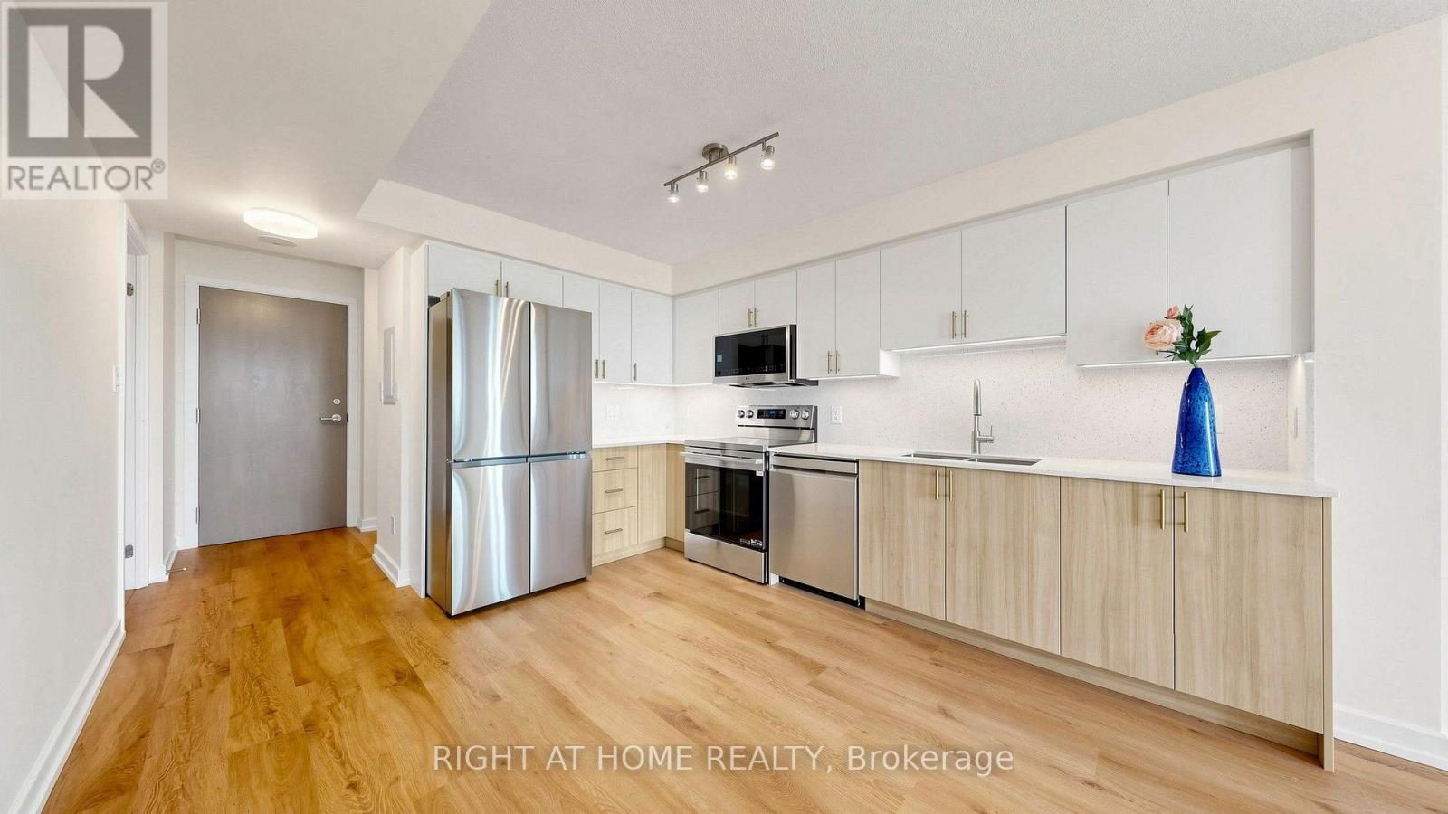 #609 33 BAY STREET - 19