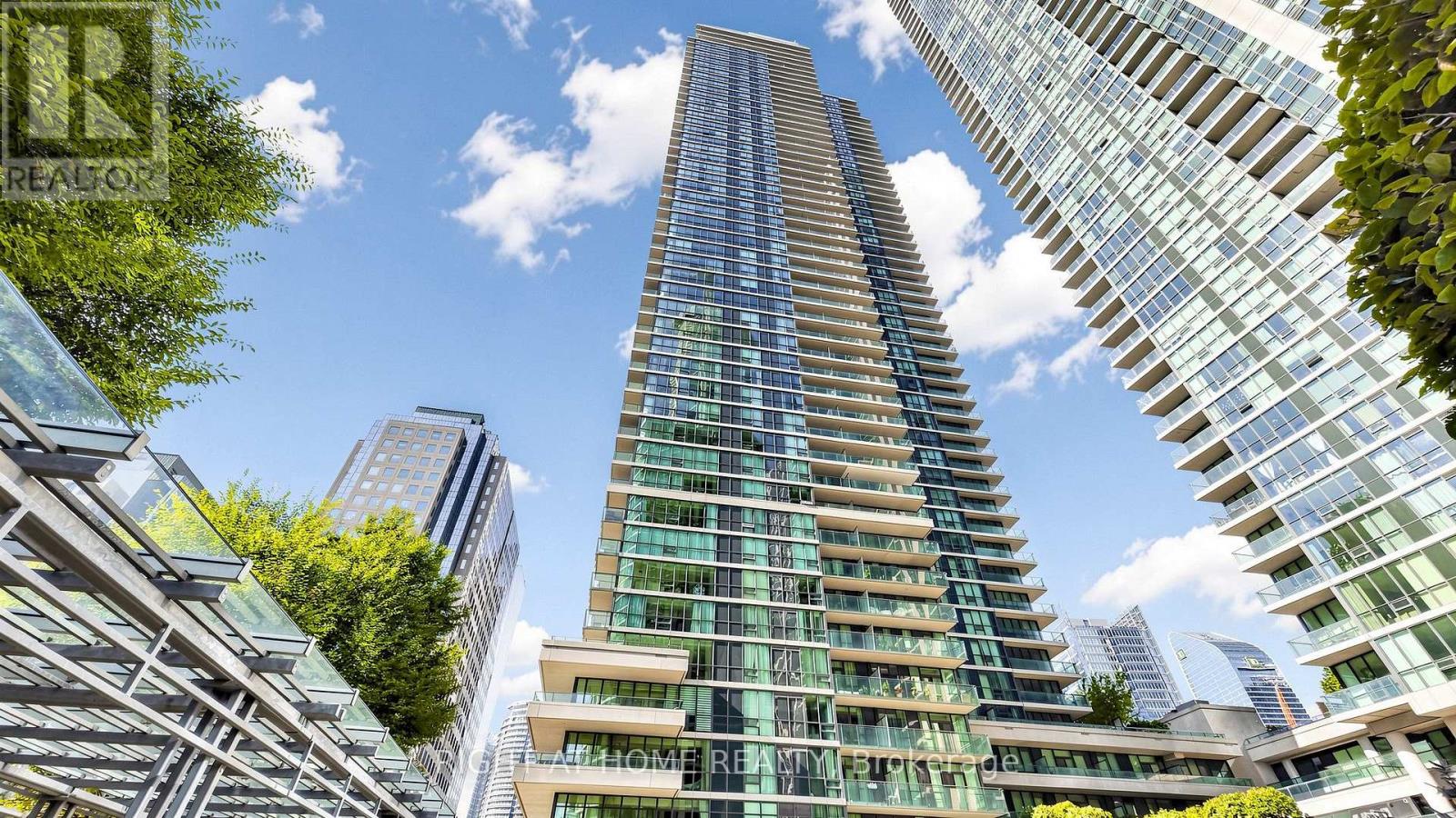 #609 33 BAY STREET - 2