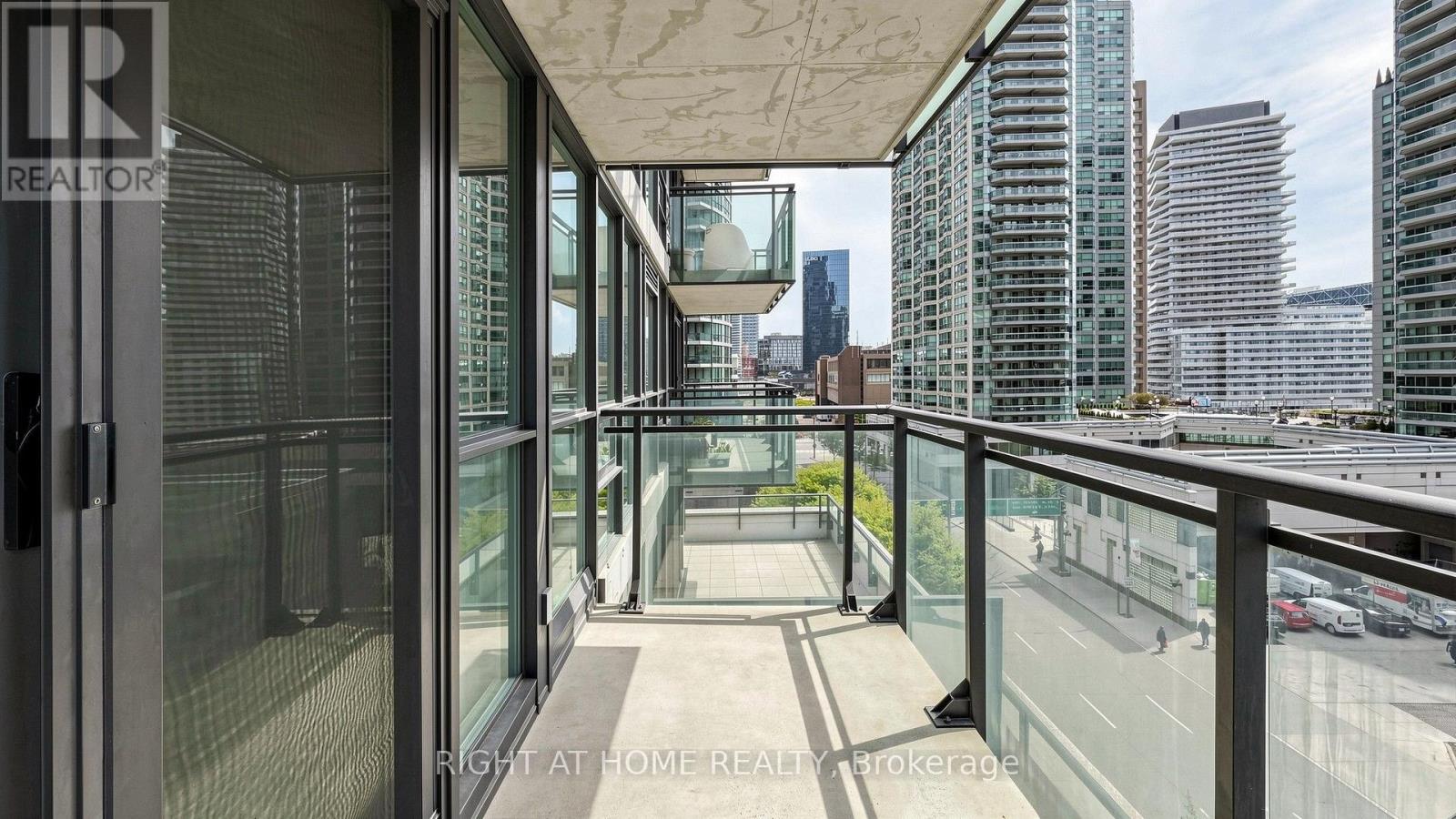 #609 33 BAY STREET - 28
