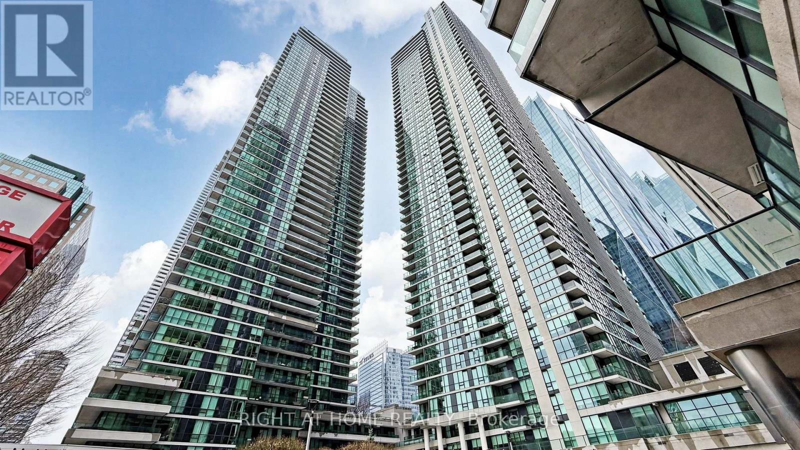 #609 33 BAY STREET - 3