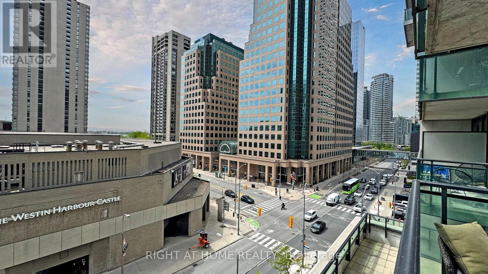 #609 33 BAY STREET - 31