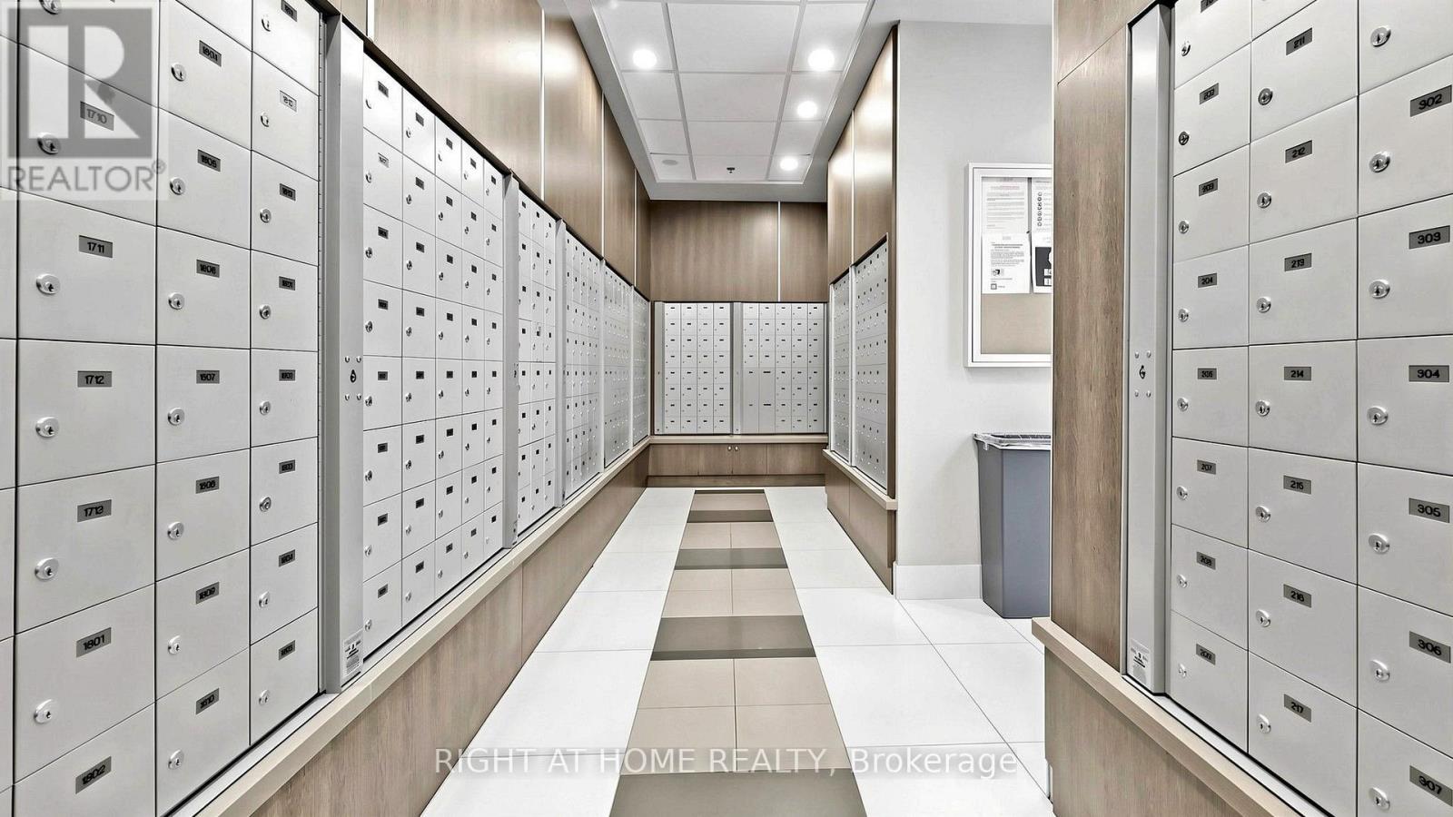 #609 33 BAY STREET - 40