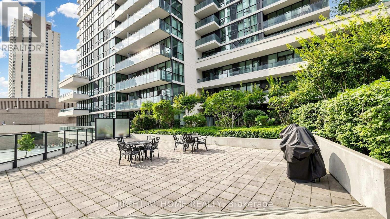#609 33 BAY STREET - 44