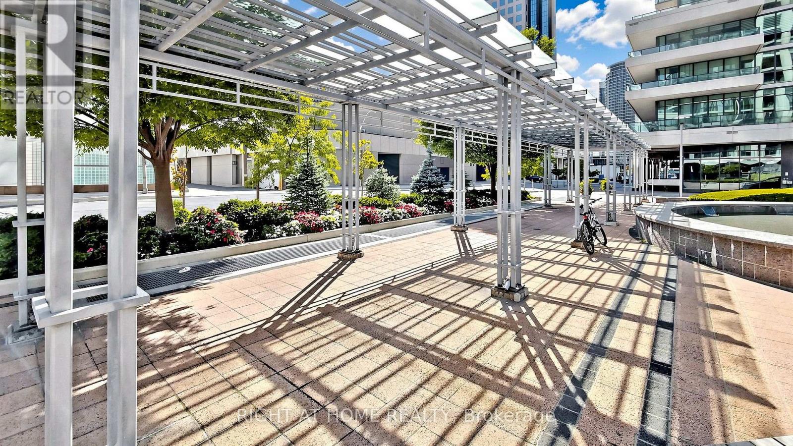 #609 33 BAY STREET - 46