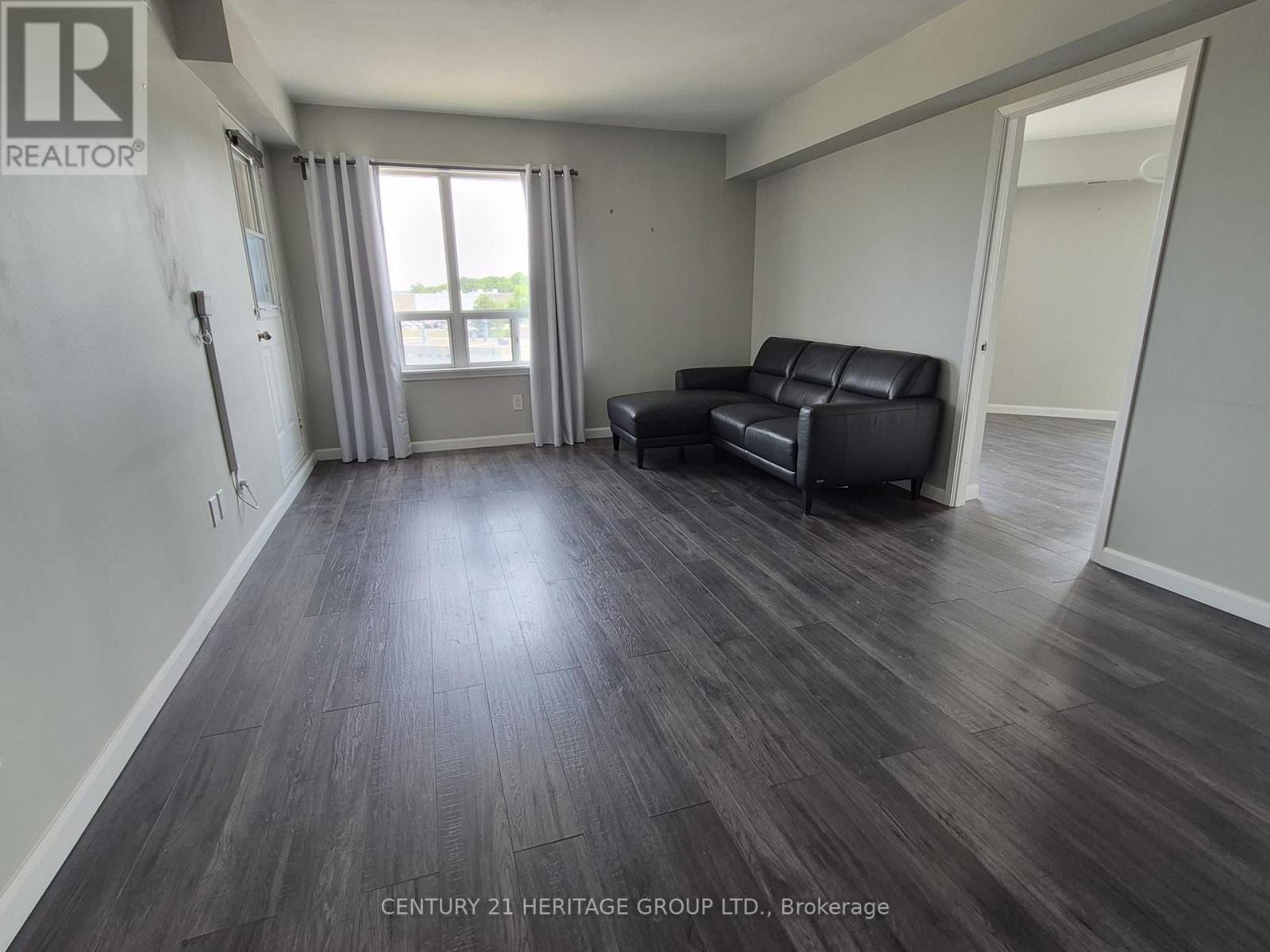 #513 160 WELLINGTON STREET - Image 5