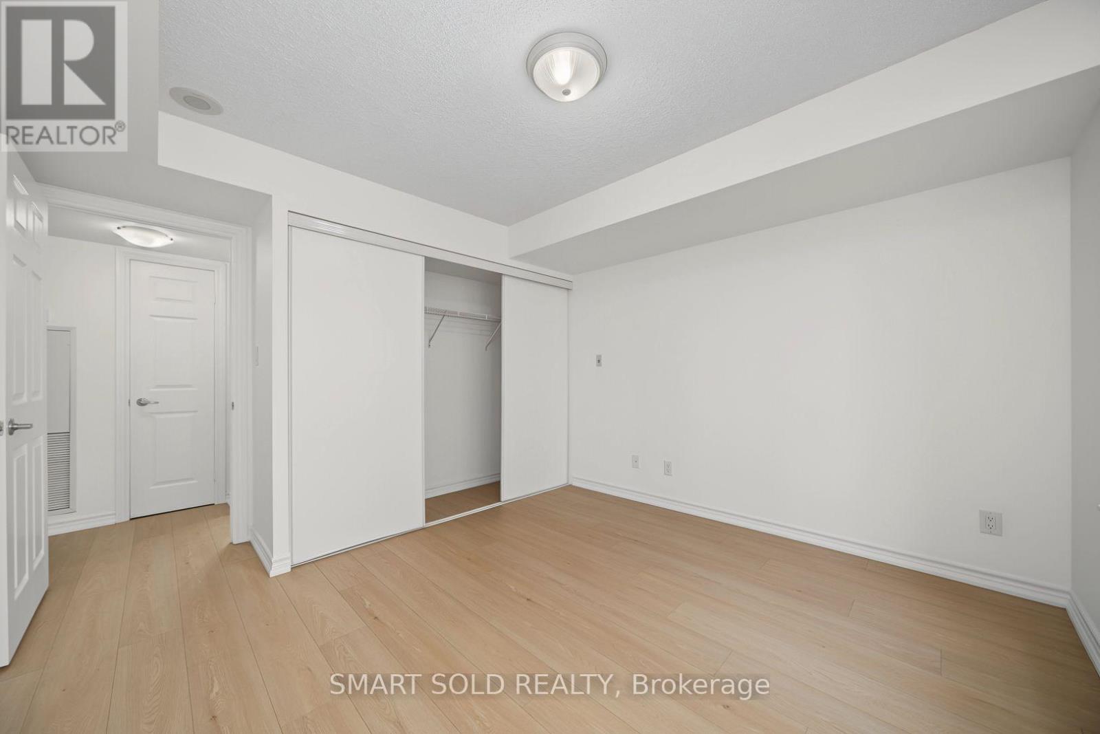 #801 3880 DUKE OF YORK BOULEVARD - Image 15