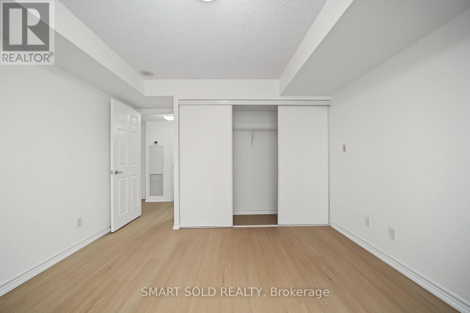 #801 3880 DUKE OF YORK BOULEVARD - Image 14