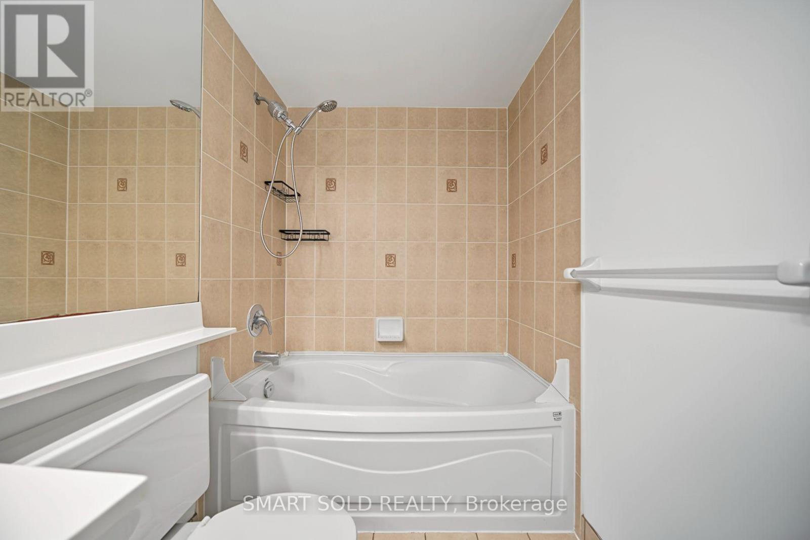 #801 3880 DUKE OF YORK BOULEVARD - Image 33