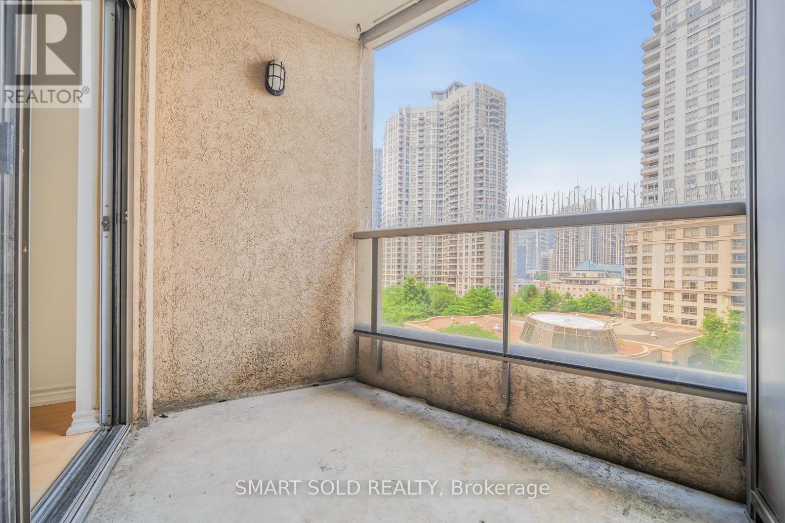 #801 3880 DUKE OF YORK BOULEVARD - Image 37