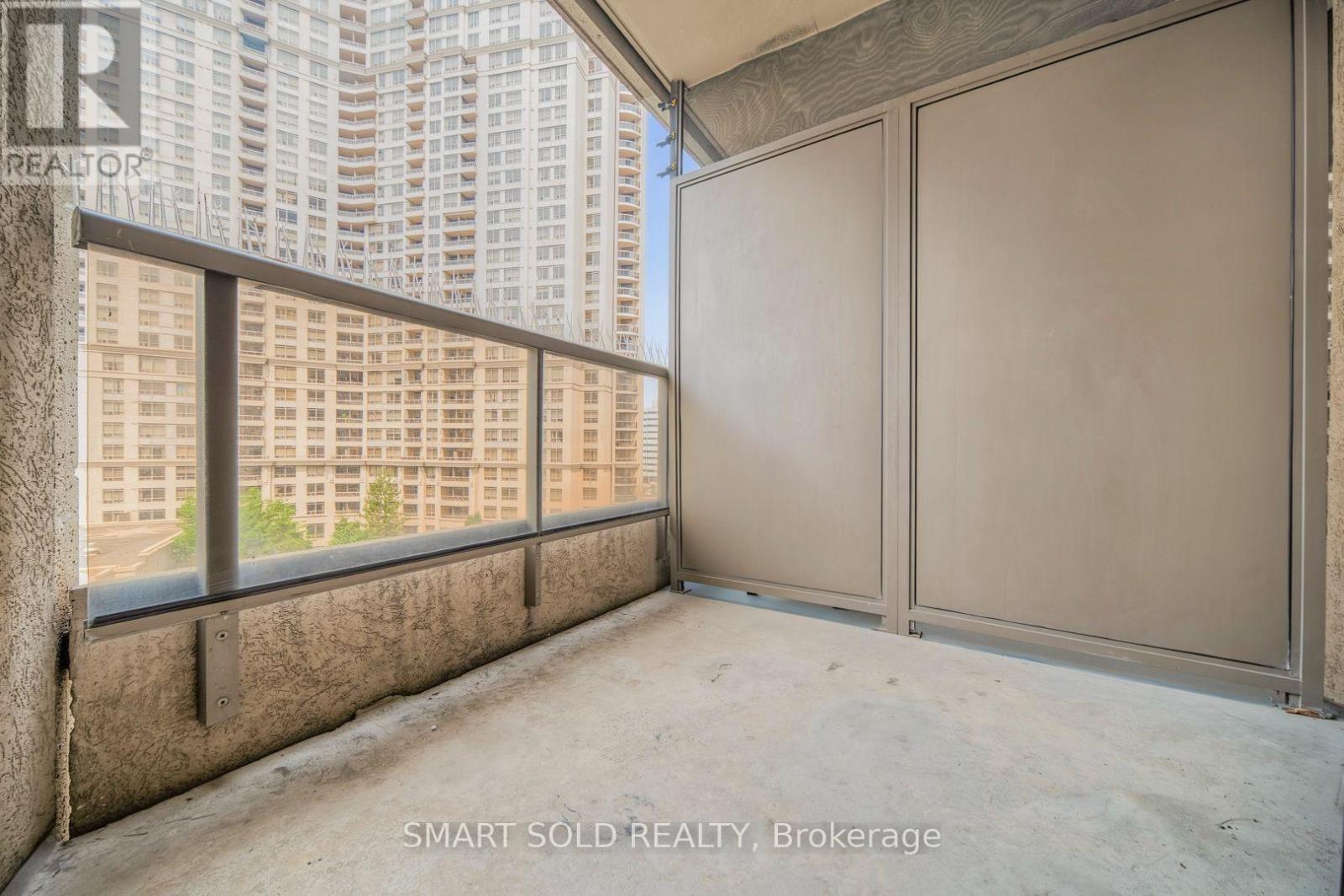 #801 3880 DUKE OF YORK BOULEVARD - Image 36