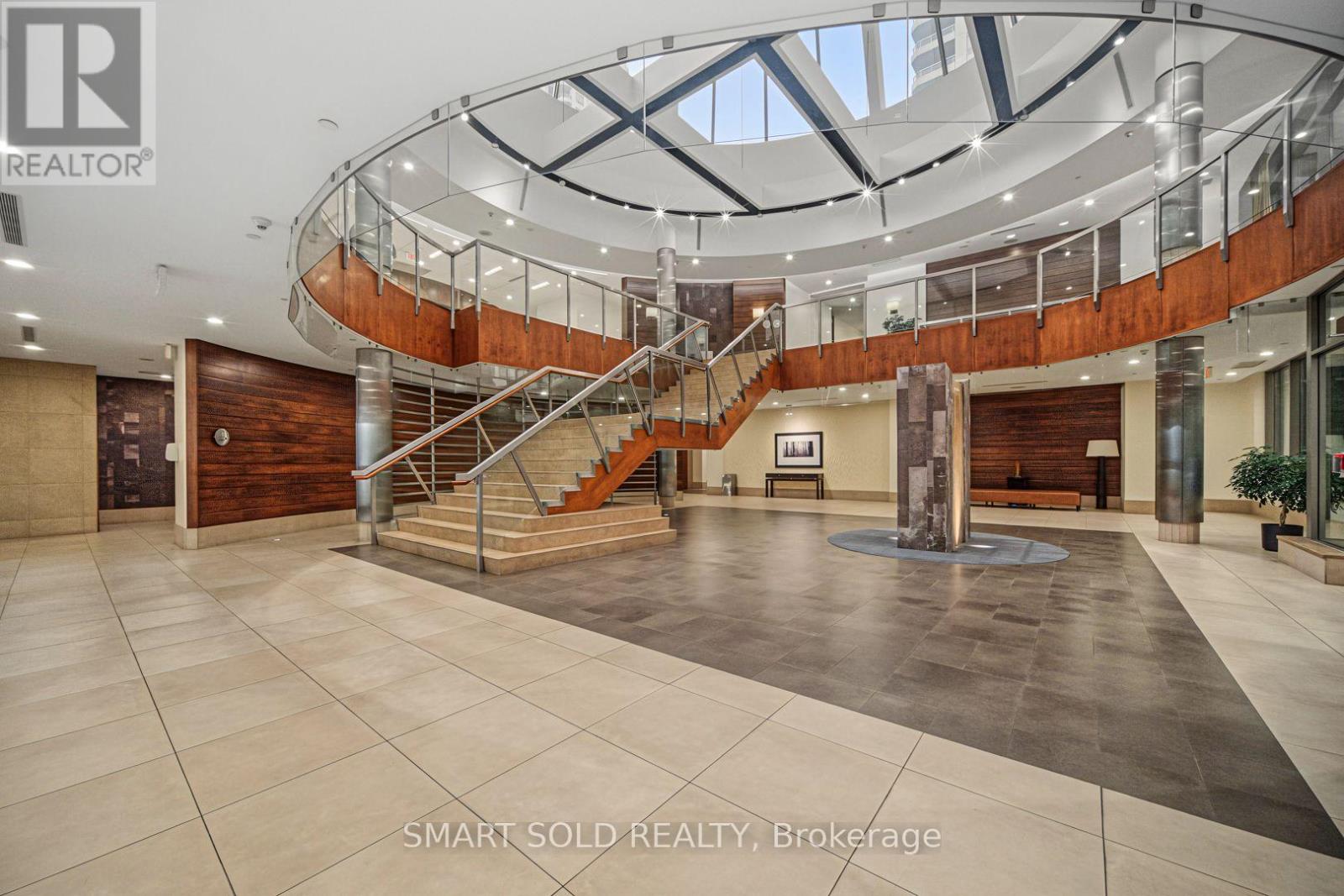 #801 3880 DUKE OF YORK BOULEVARD - Image 41