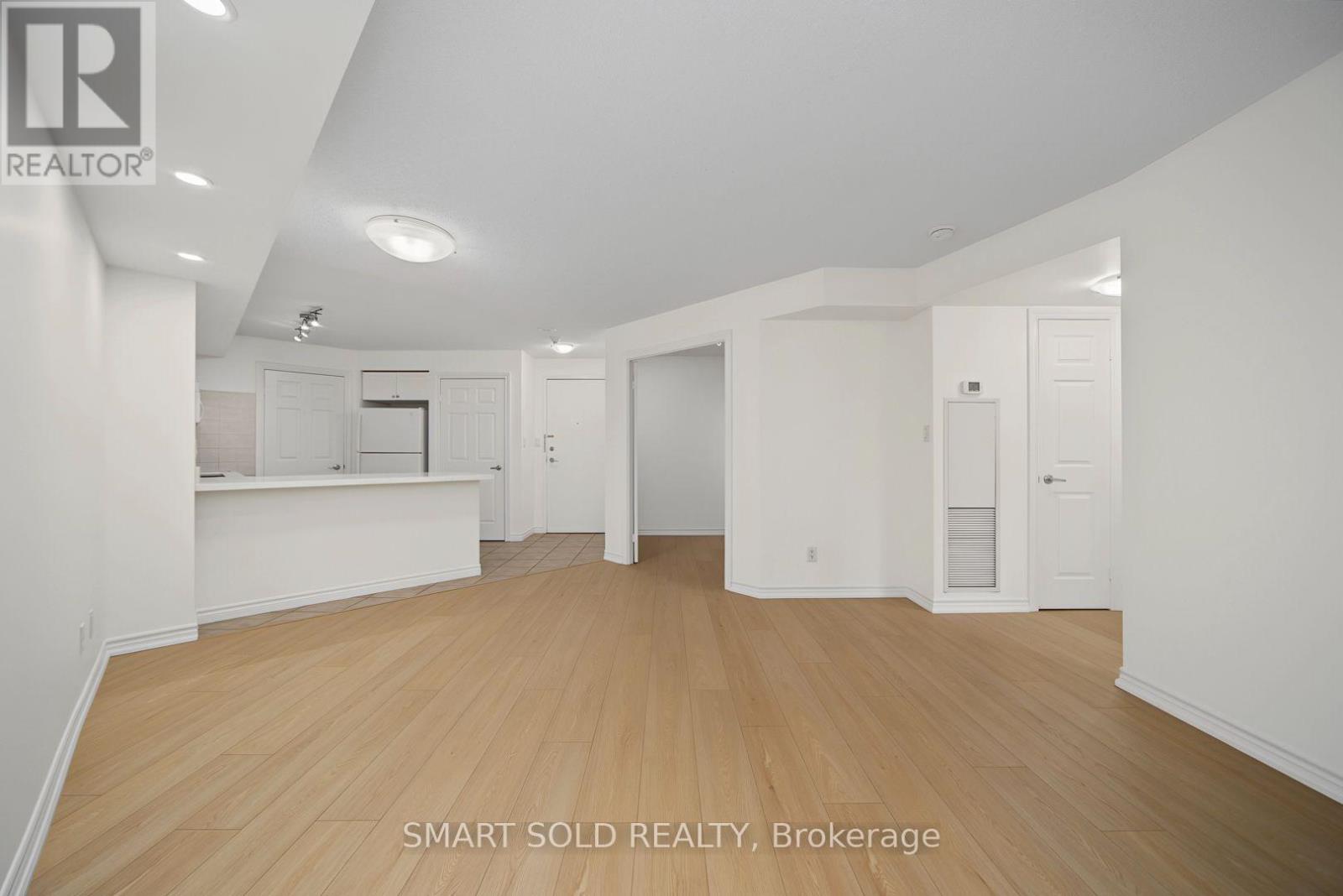 #801 3880 DUKE OF YORK BOULEVARD - Image 6