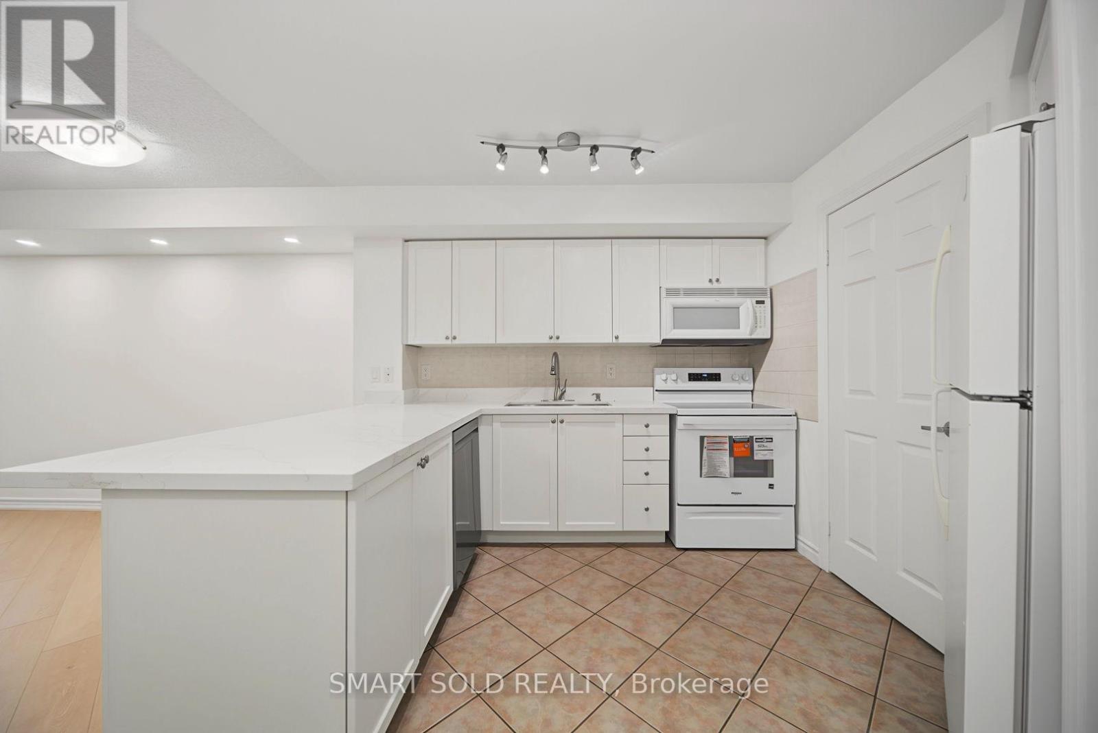 #801 3880 DUKE OF YORK BOULEVARD - Image 8