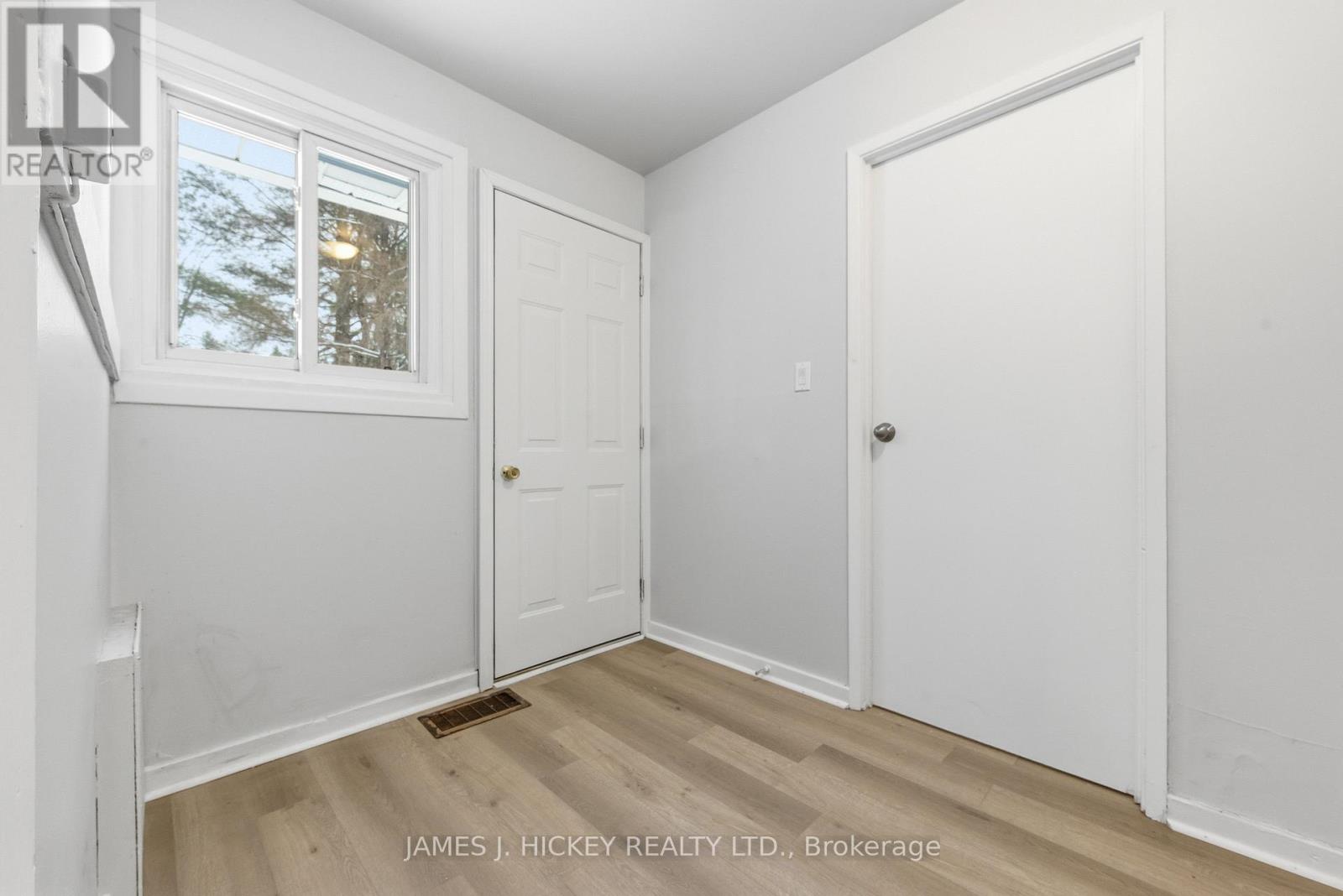 88 GLENDALE AVENUE - 20