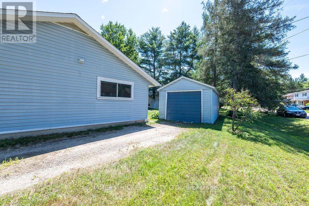 88 GLENDALE AVENUE - 24