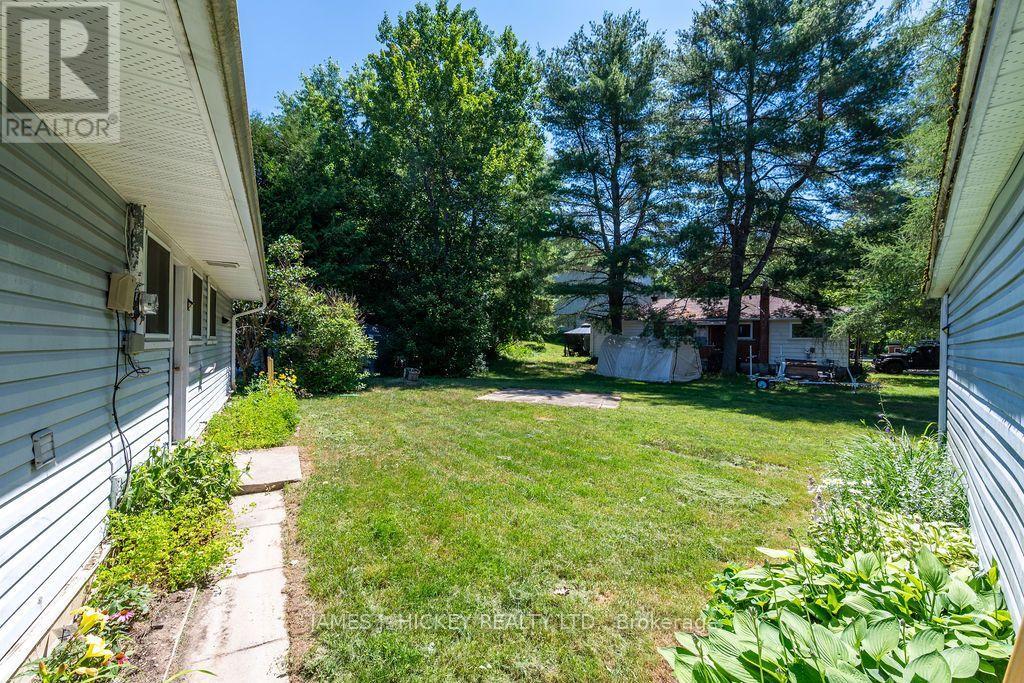 88 GLENDALE AVENUE - 32