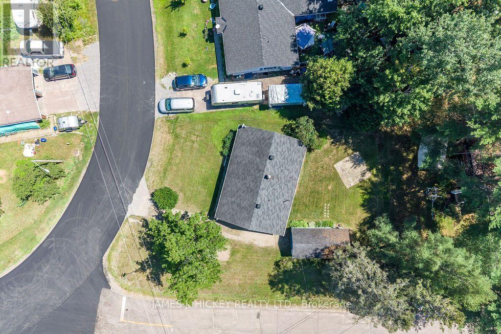 88 GLENDALE AVENUE - 27