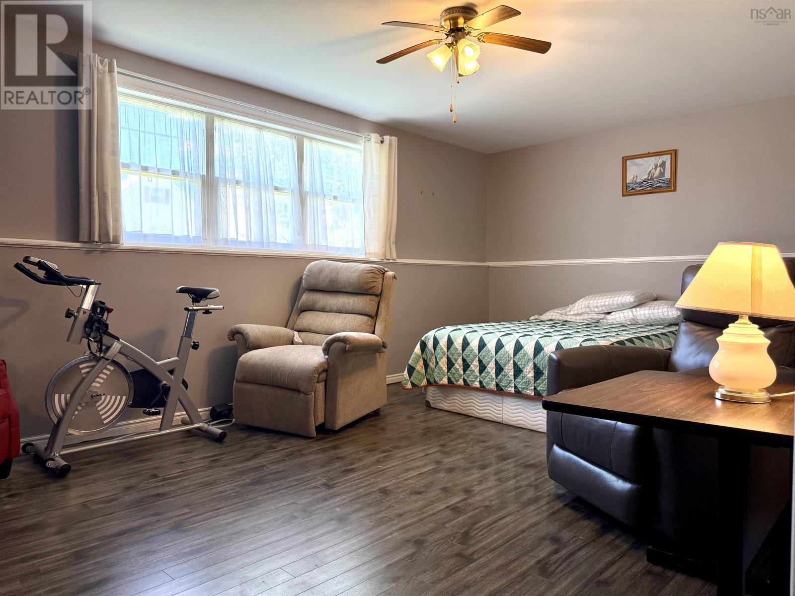 18 Fletcher Drive - 42