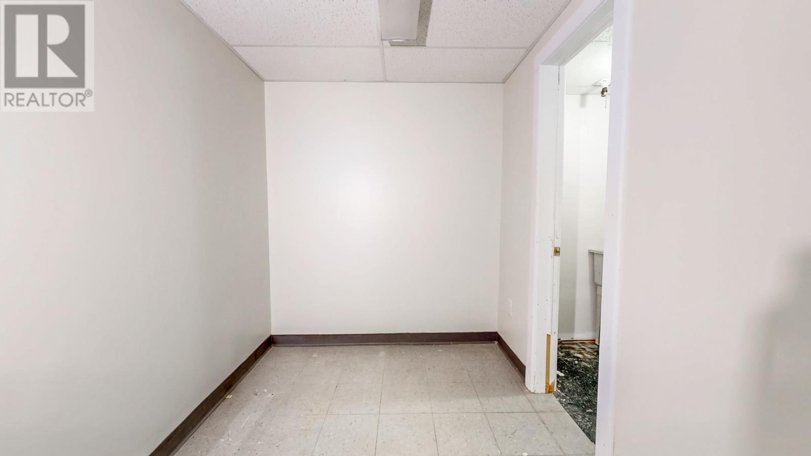 4 Edinburgh Drive - 33