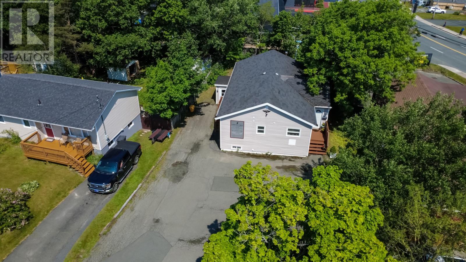4 Edinburgh Drive - 43
