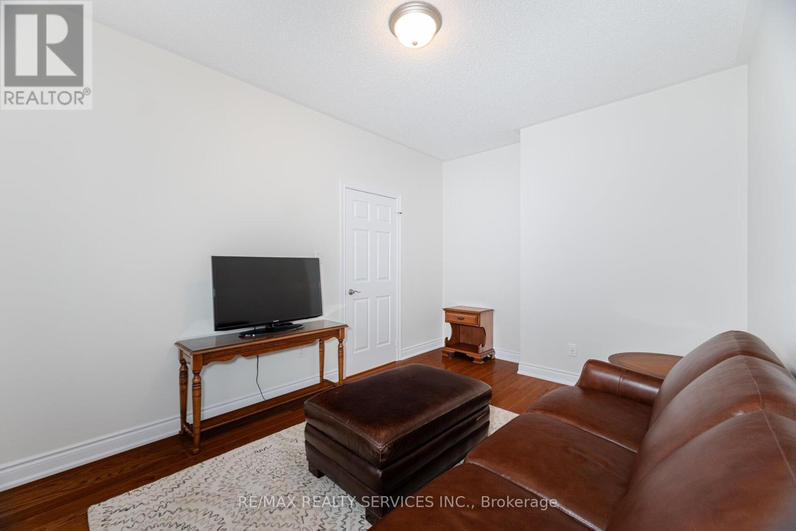 3 TUSCANY LANE - Image 7