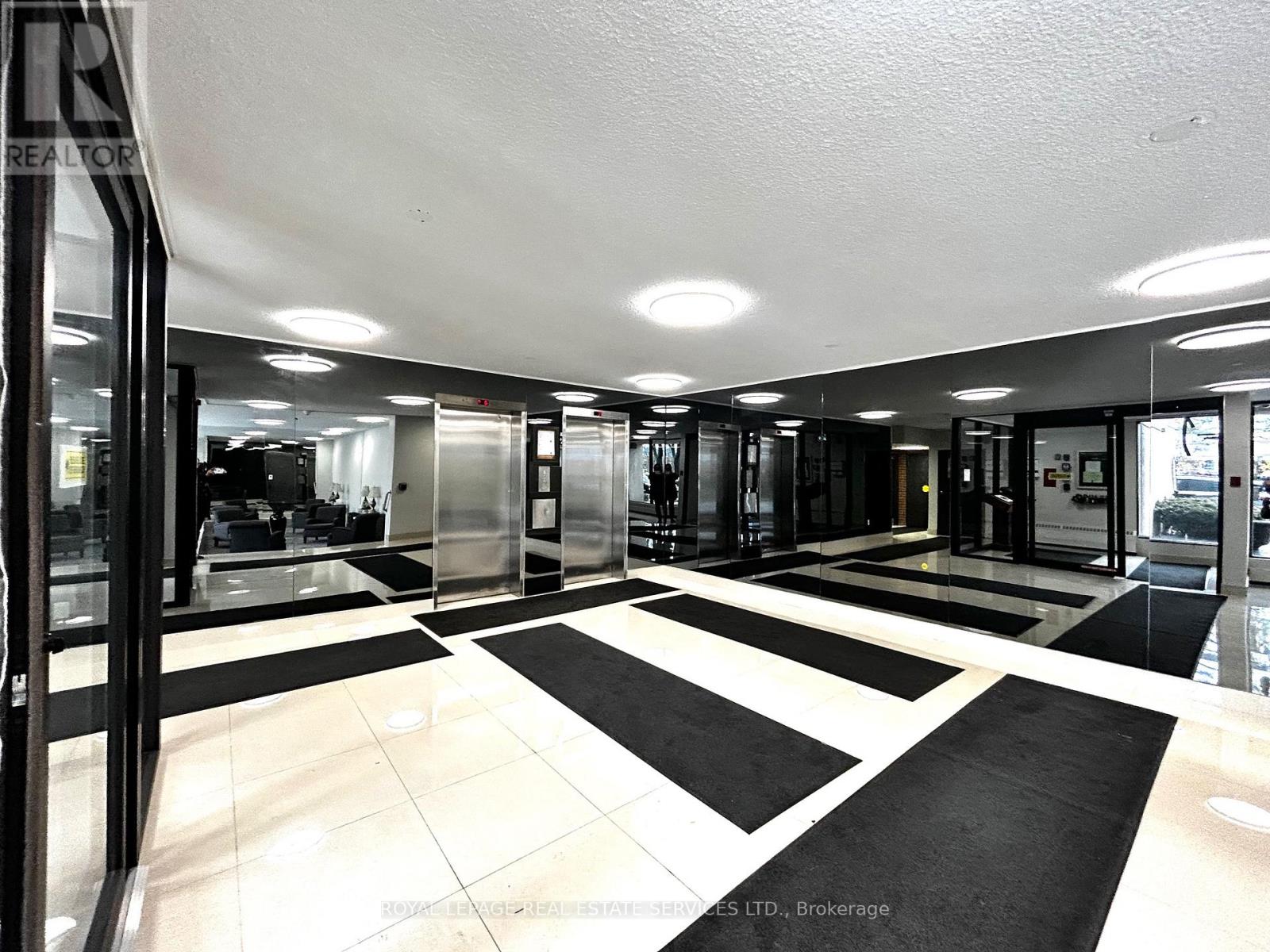 #905 2929 AQUITAINE AVENUE - 3