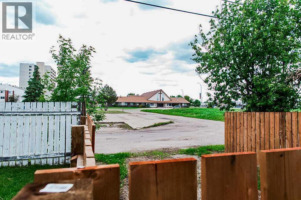9616 91B Avenue - 28