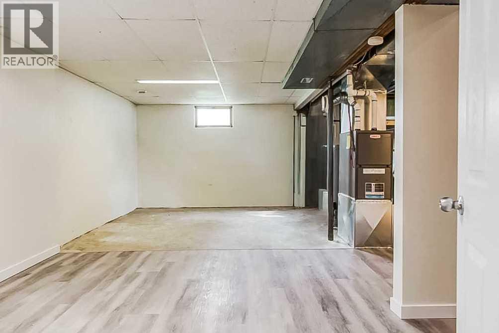9616 91B Avenue - 21