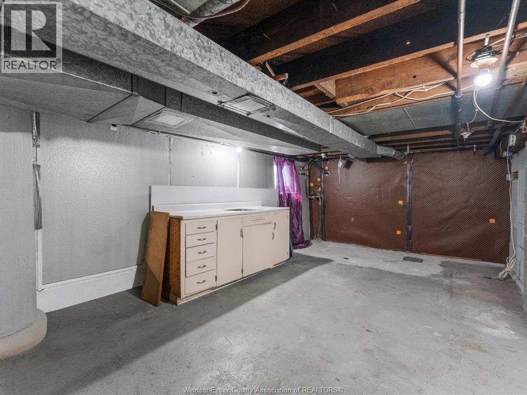 558 ELM - 21