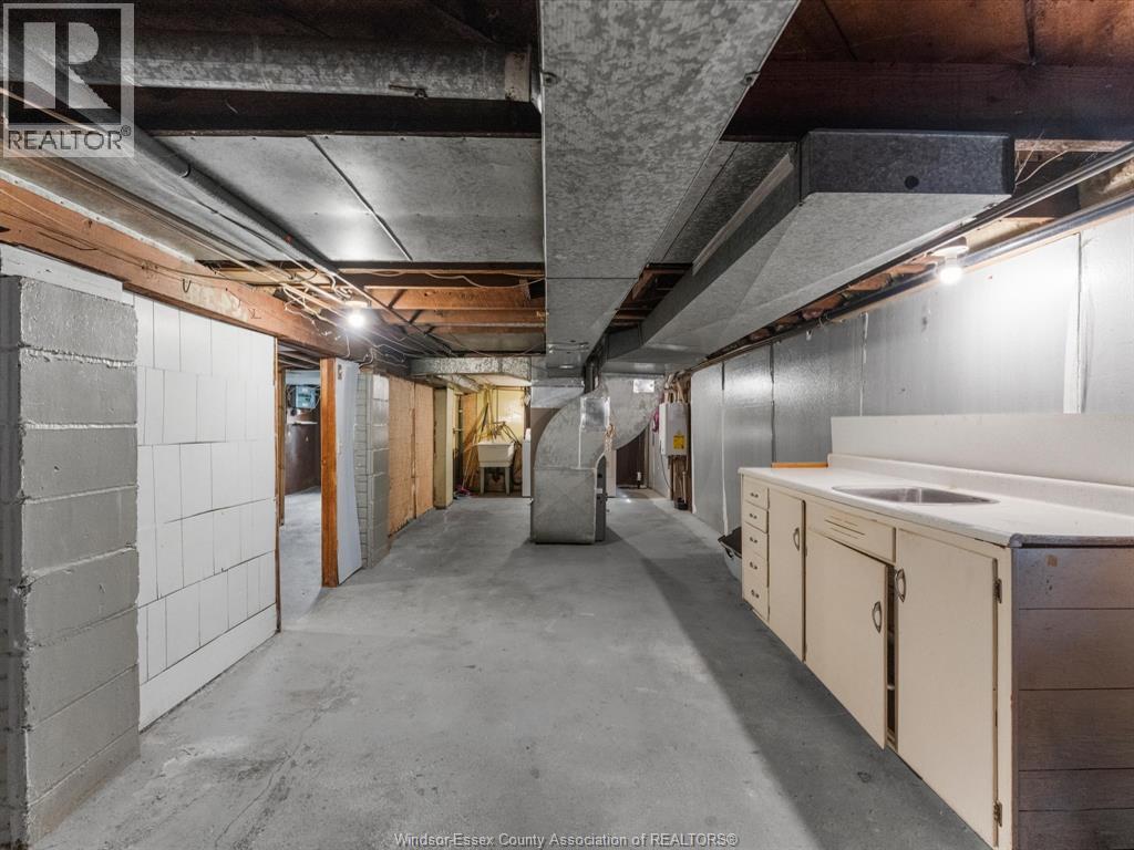 558 ELM - 24