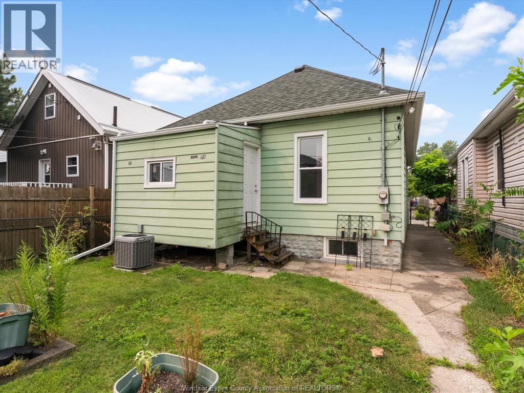 558 ELM - 28