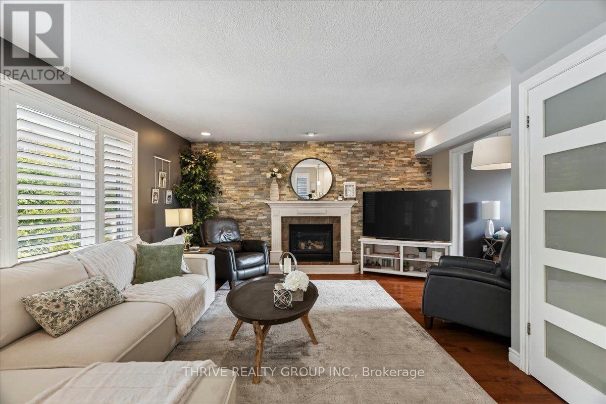 1571 BLACKMAPLE CRESCENT - 10