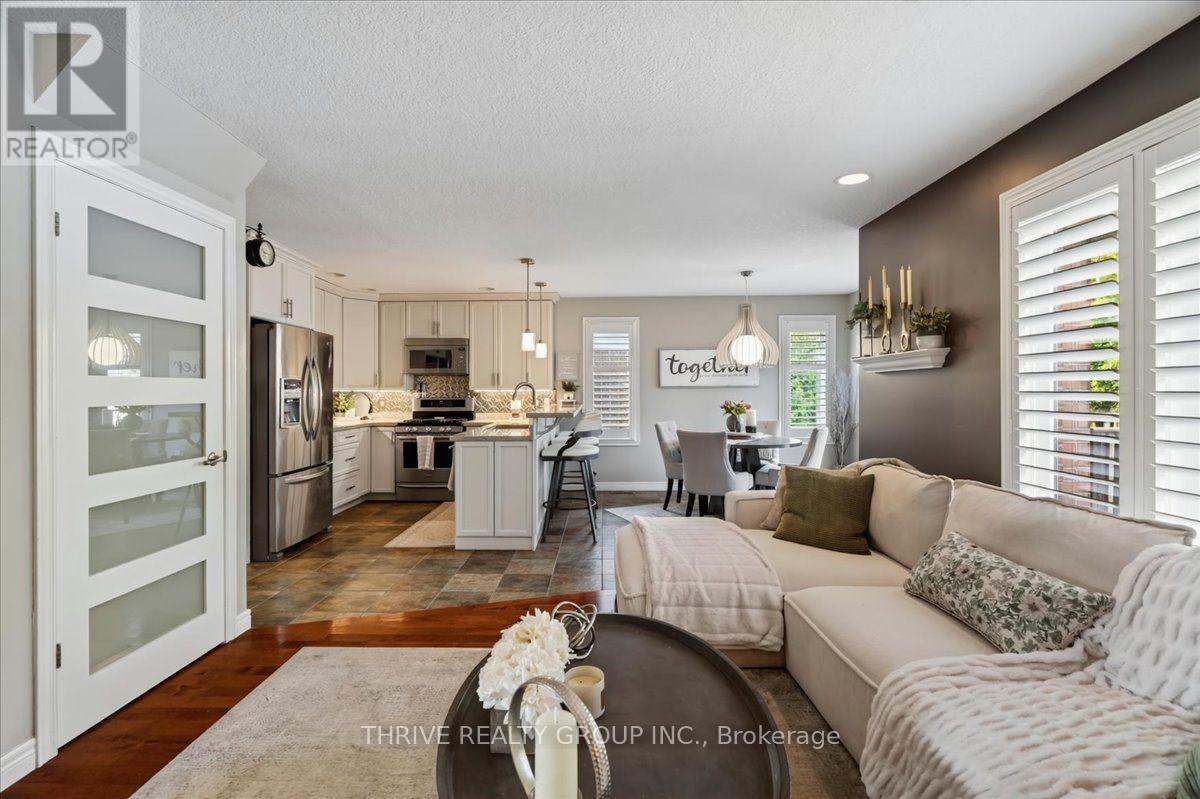 1571 BLACKMAPLE CRESCENT - 12