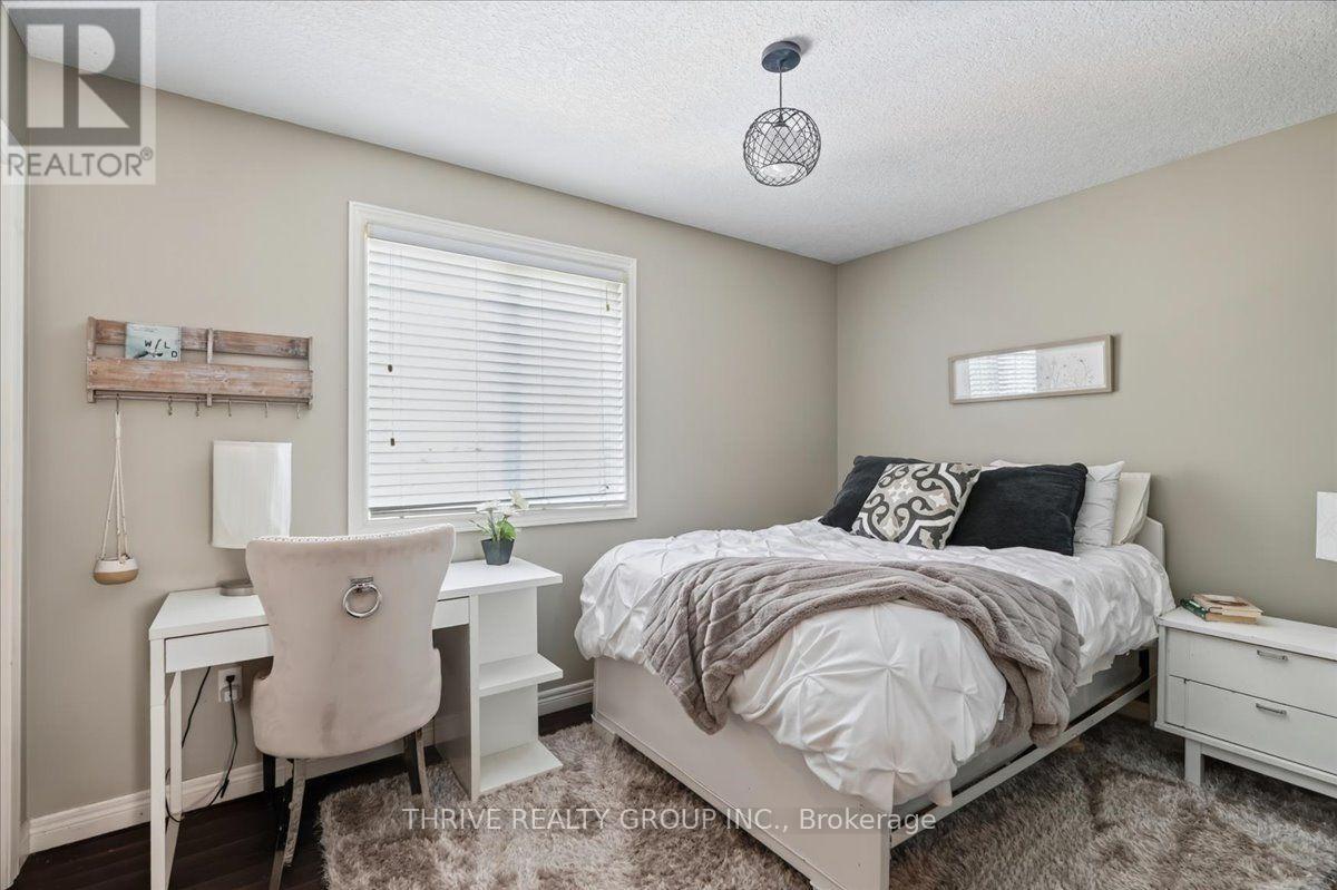 1571 BLACKMAPLE CRESCENT - 23