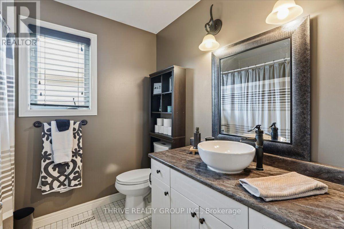 1571 BLACKMAPLE CRESCENT - 27