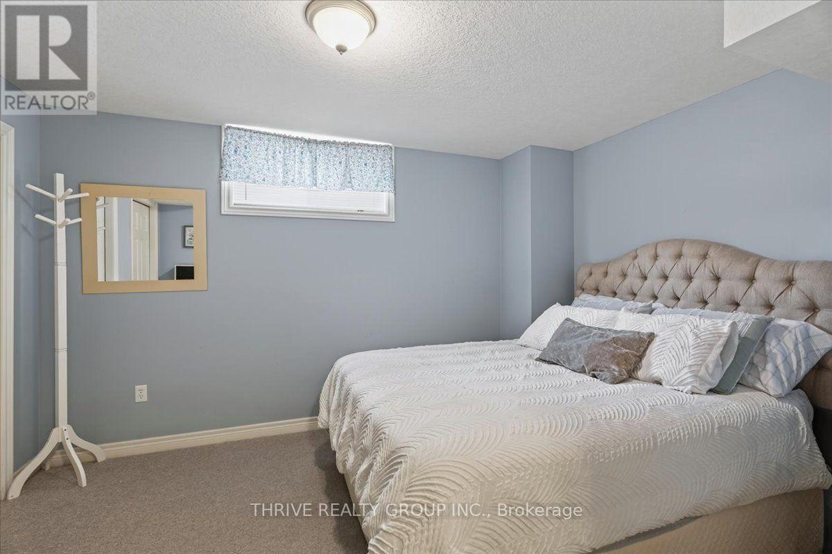 1571 BLACKMAPLE CRESCENT - 29