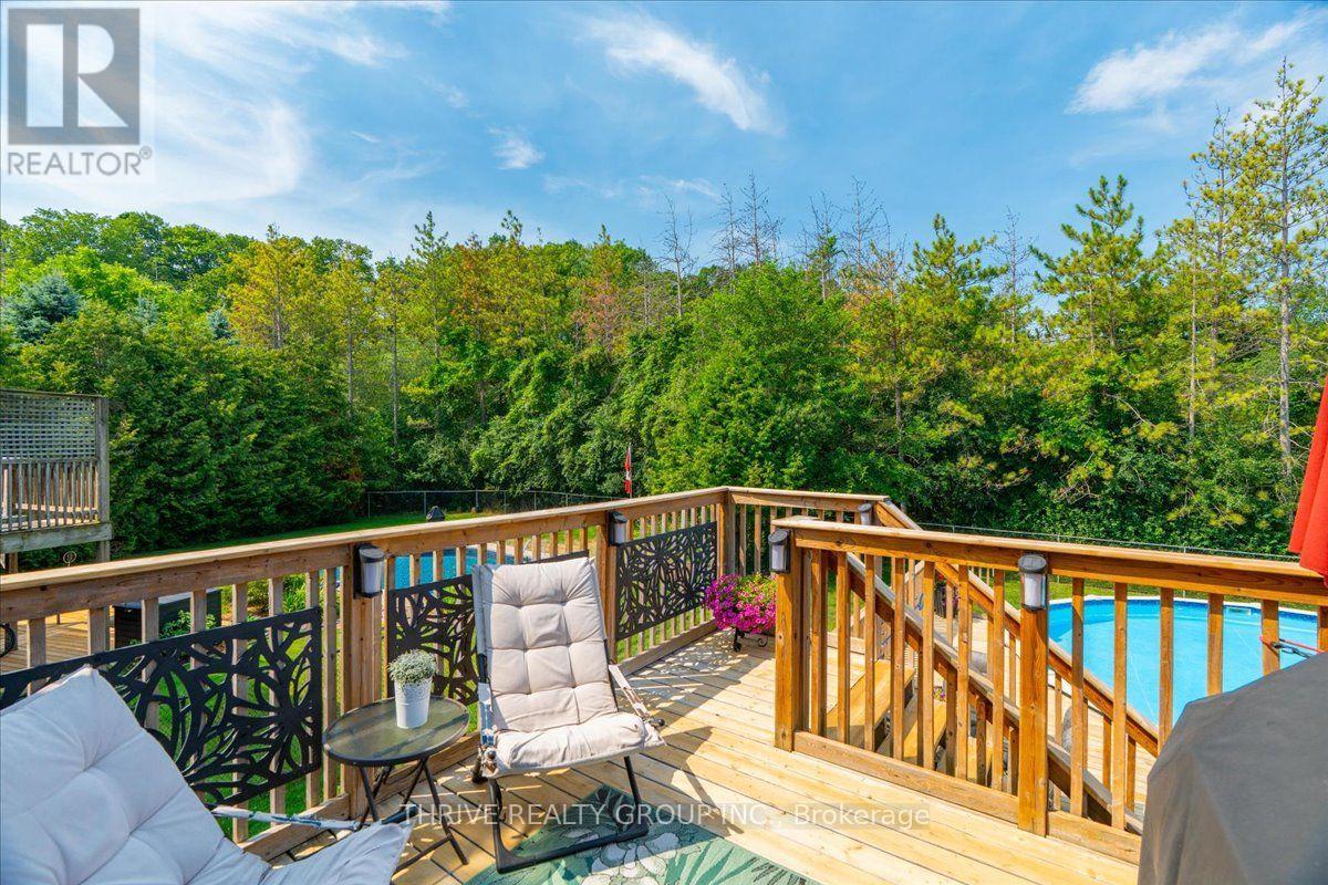 1571 BLACKMAPLE CRESCENT - 34