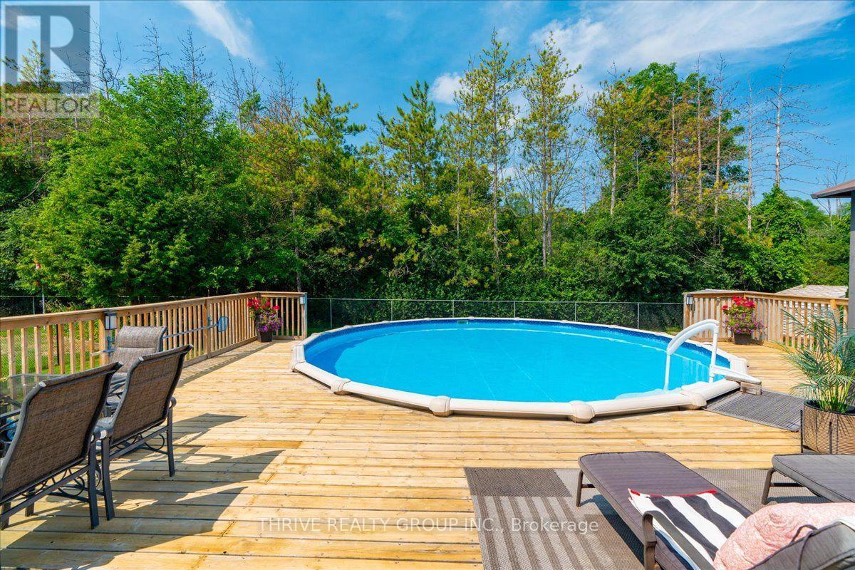 1571 BLACKMAPLE CRESCENT - 38