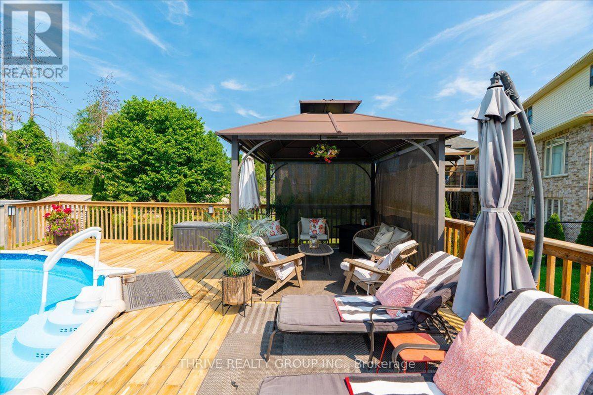 1571 BLACKMAPLE CRESCENT - 40