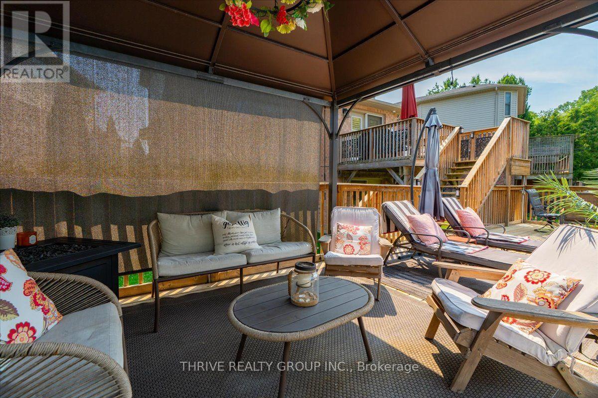 1571 BLACKMAPLE CRESCENT - 41