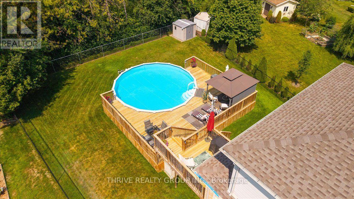1571 BLACKMAPLE CRESCENT - 44