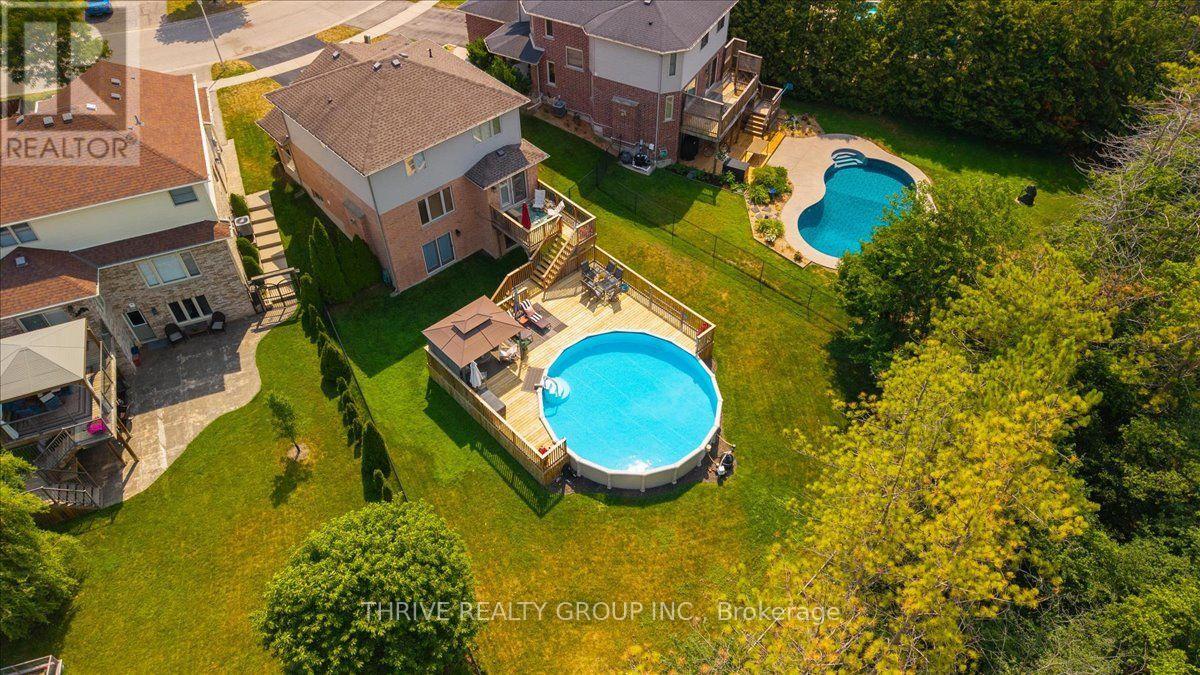 1571 BLACKMAPLE CRESCENT - 45