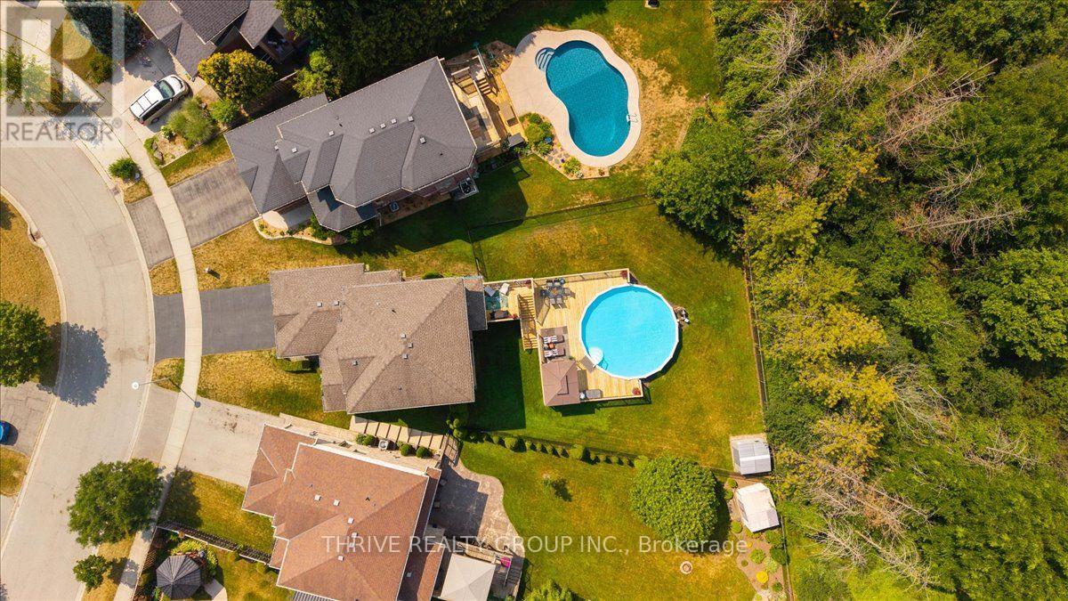 1571 BLACKMAPLE CRESCENT - 46