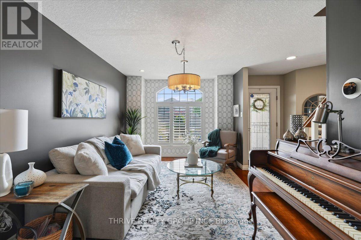 1571 BLACKMAPLE CRESCENT - 8