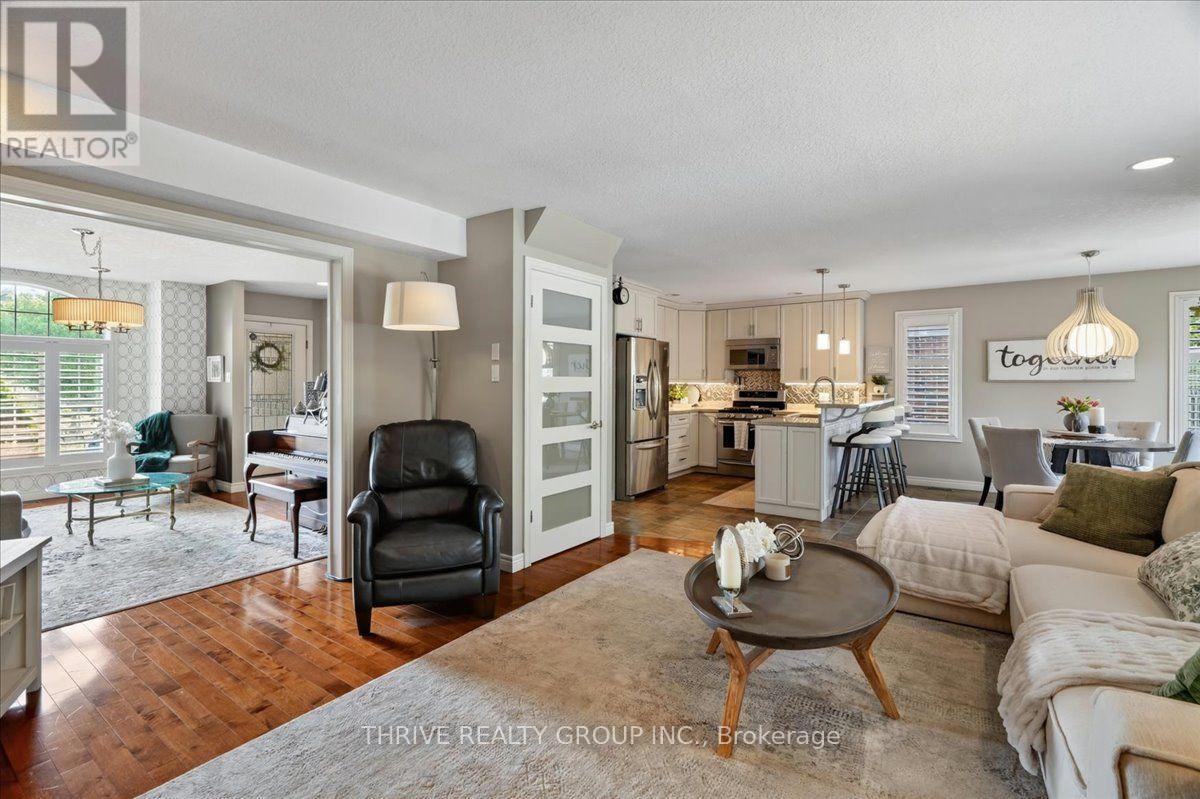 1571 BLACKMAPLE CRESCENT - 9